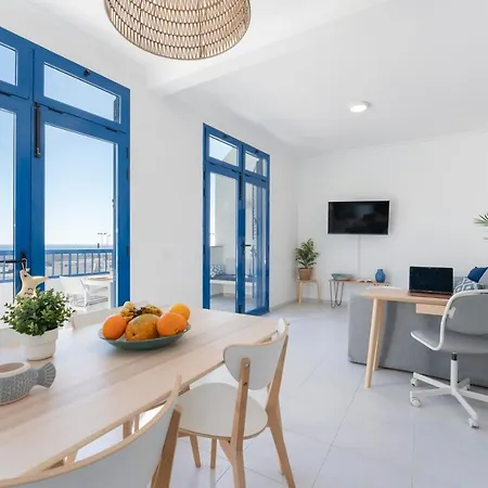 White&blue House شقة *